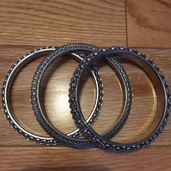 FREE WITH PURCHASE Jewelry Bundle - Picture 5 of 6